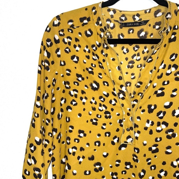 Zara Basic Mustard Yellow & Black Leopard Print Ruffle Blouse Medium Women’s - Picture 3 of 11